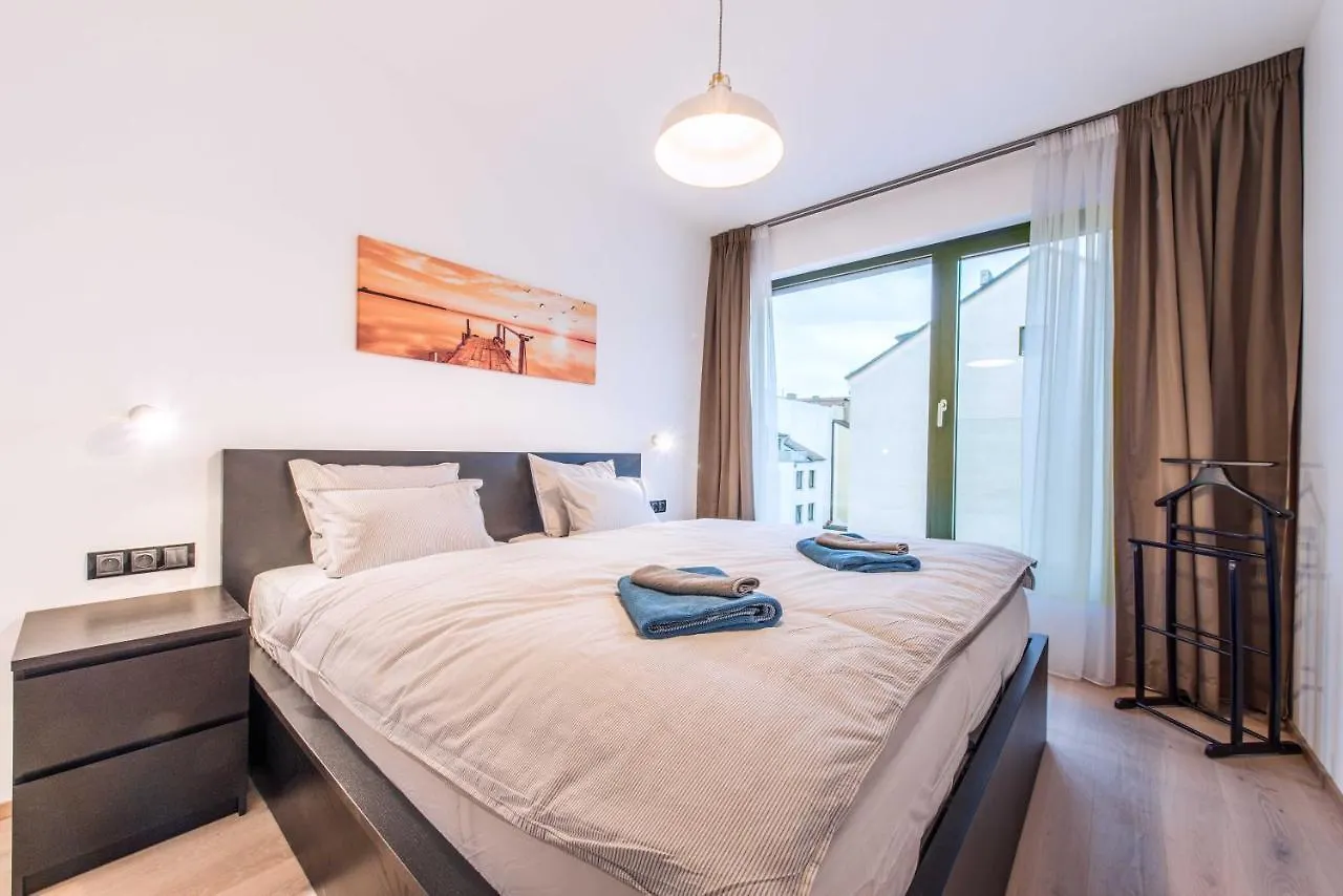 Quiet & New Apartment Near City Center With Garage contacts